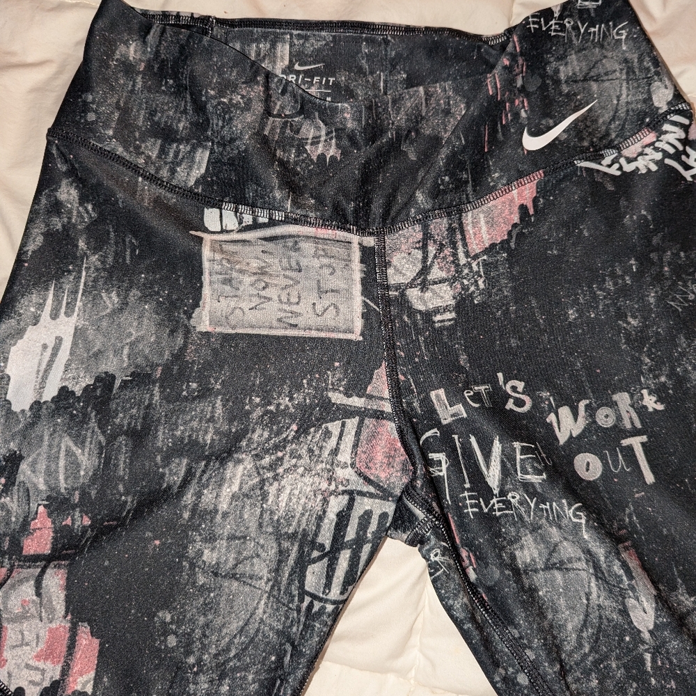 Nike Medium yoga/workout pants - Picture 7 of 8